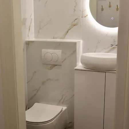 Mimica, Center * Σπλιτ