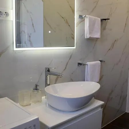 Mimica, Center Apartment Split